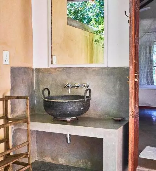 ペンション Samadara Estate, Midigama