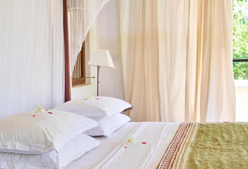 膳宿费 Samadara Estate, Midigama