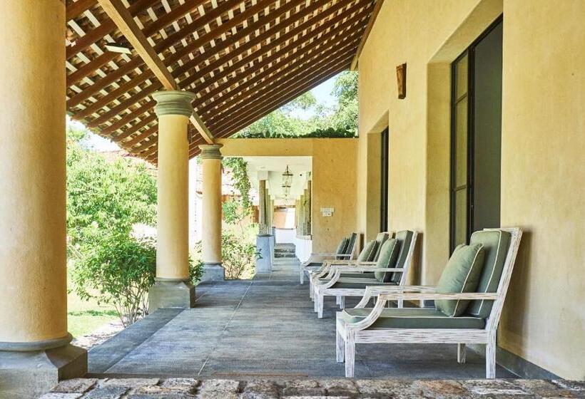 膳宿费 Samadara Estate, Midigama