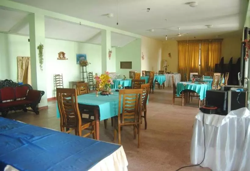 ユースホステル Lily Restaurant And Inn
