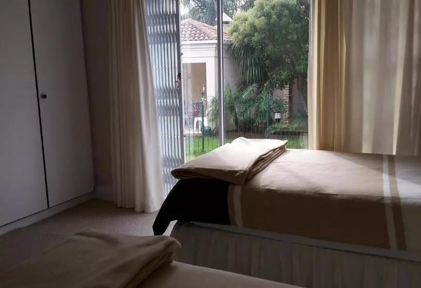 Majatalo Abby's Guesthouse