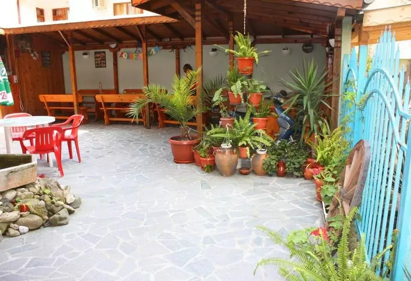 پانسیون La Kameya
