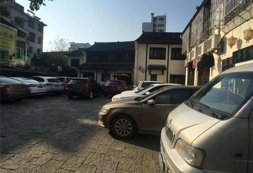 פנסיון Rutang Inn