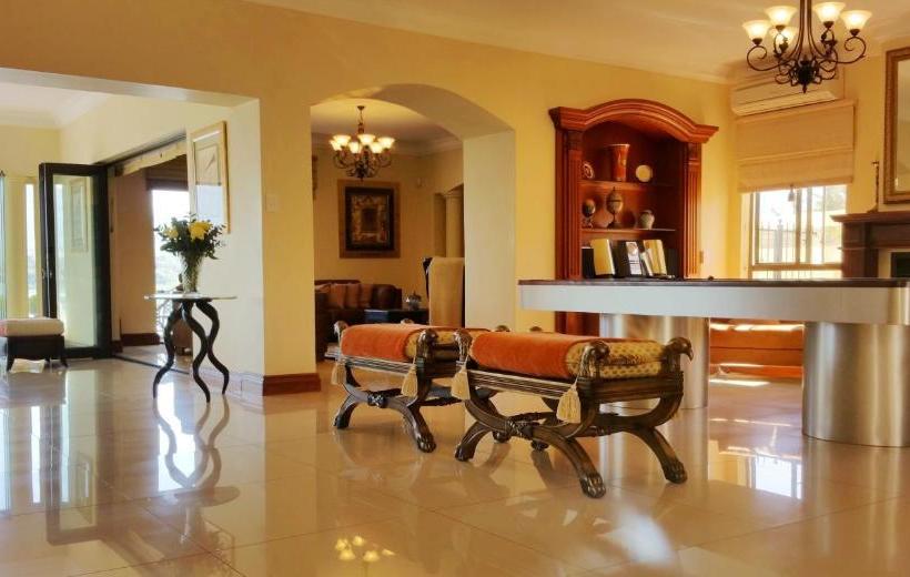 بنسيون The Blue Crane Villa