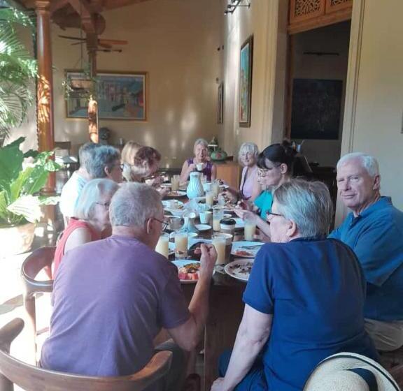 هاستل Backpackers Inn