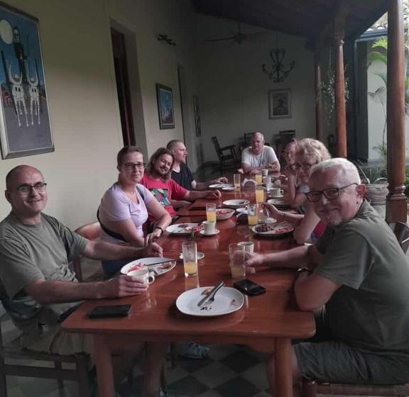 هاستل Backpackers Inn