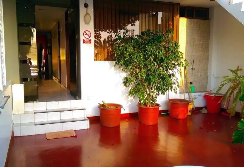 Majatalo Hostal La Rivera