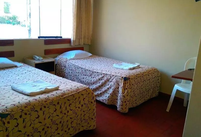 Majatalo Hostal La Rivera