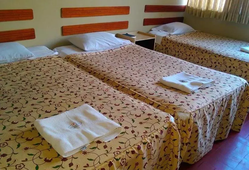 Majatalo Hostal La Rivera