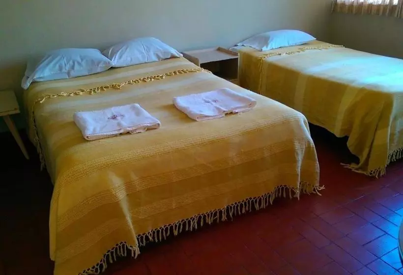 Majatalo Hostal La Rivera