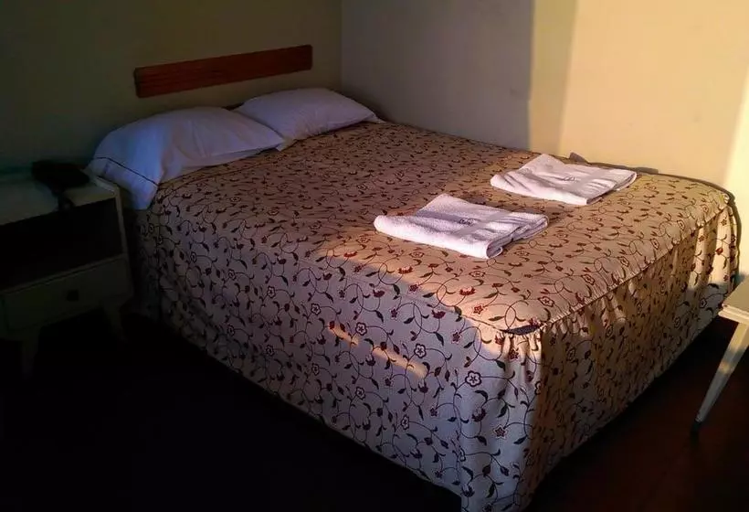 Majatalo Hostal La Rivera