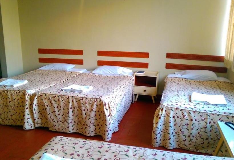 Pension Hostal La Rivera