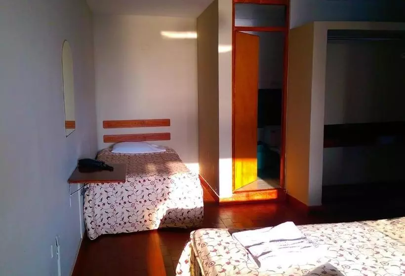 Majatalo Hostal La Rivera