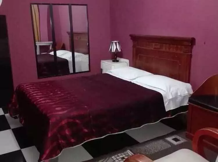 پانسیون Paris Hostal Boutique