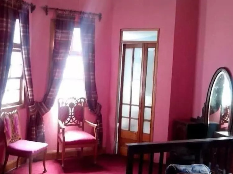 پانسیون Paris Hostal Boutique