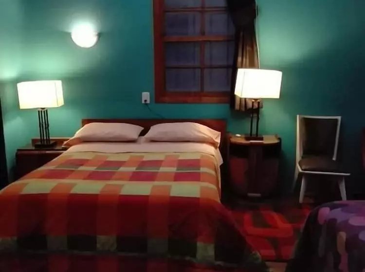 پانسیون Paris Hostal Boutique