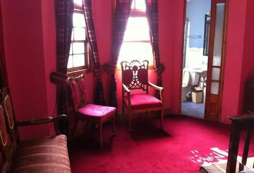 پانسیون Paris Hostal Boutique