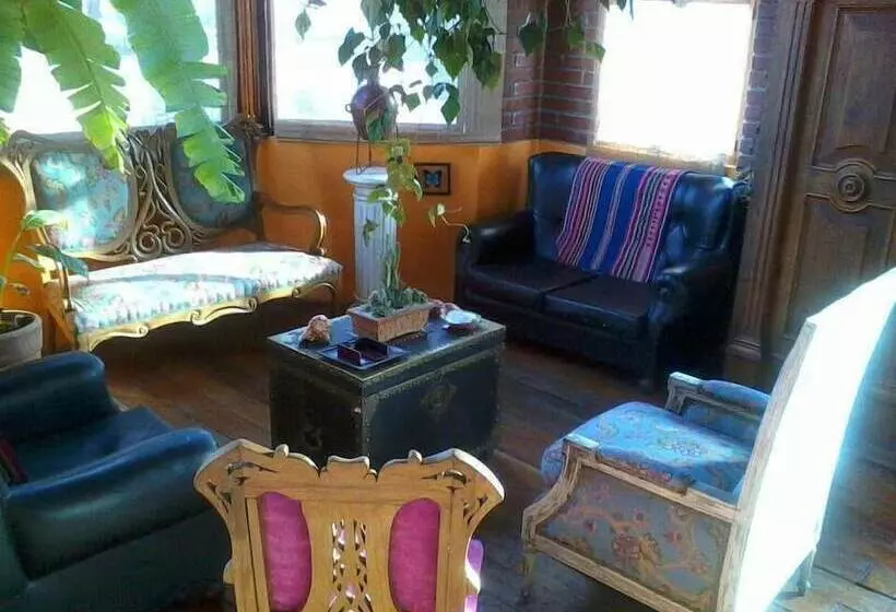 پانسیون Paris Hostal Boutique