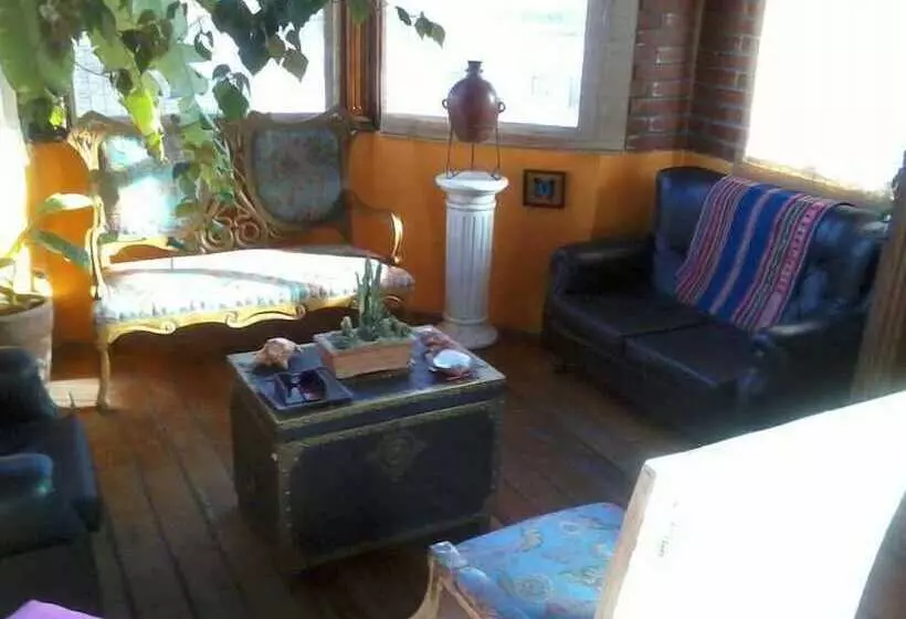 پانسیون Paris Hostal Boutique