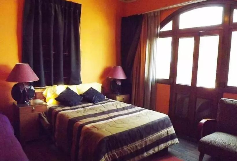 پانسیون Paris Hostal Boutique
