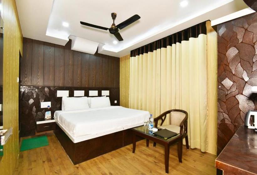 פנסיון Surbhi Guest House