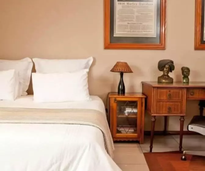 ペンション Carrington Guest House