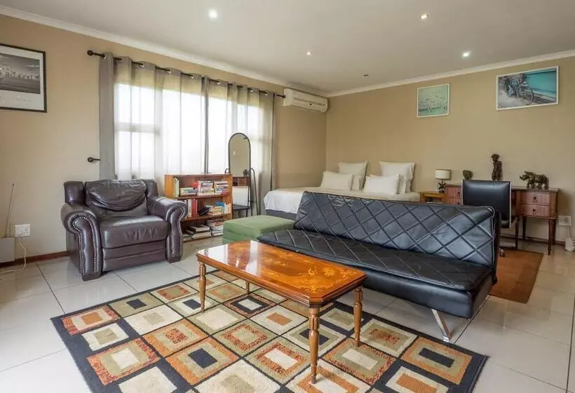 ペンション Carrington Guest House