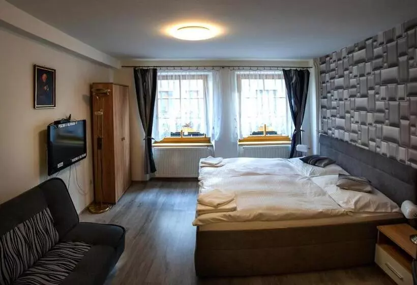 Majatalo Penzion U Hejtmana