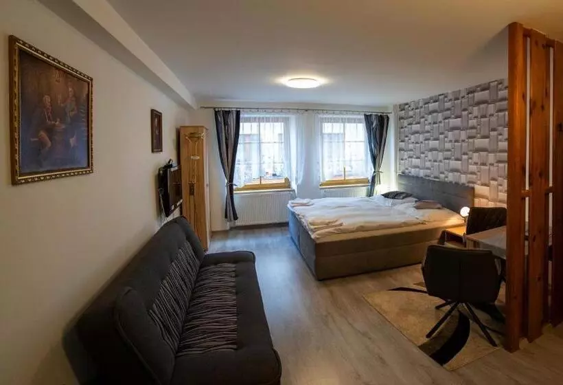 Majatalo Penzion U Hejtmana