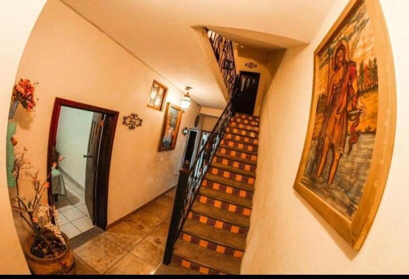 پانسیون Posada De La Conspiración