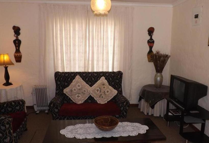 Пансион Thatchings Guest House