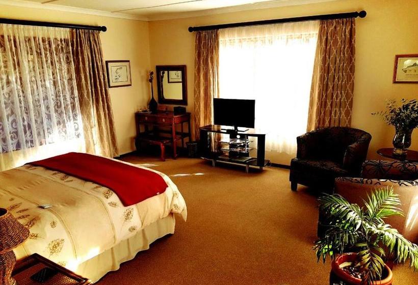 Пансион Thatchings Guest House