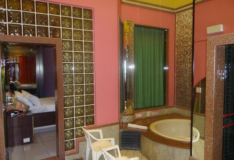 Status Motel Check In Livre