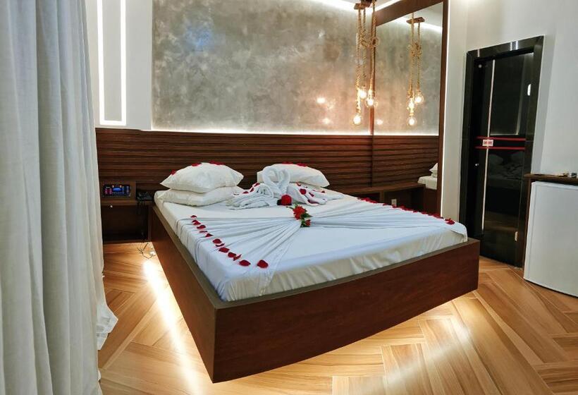 Status Motel Check In Livre