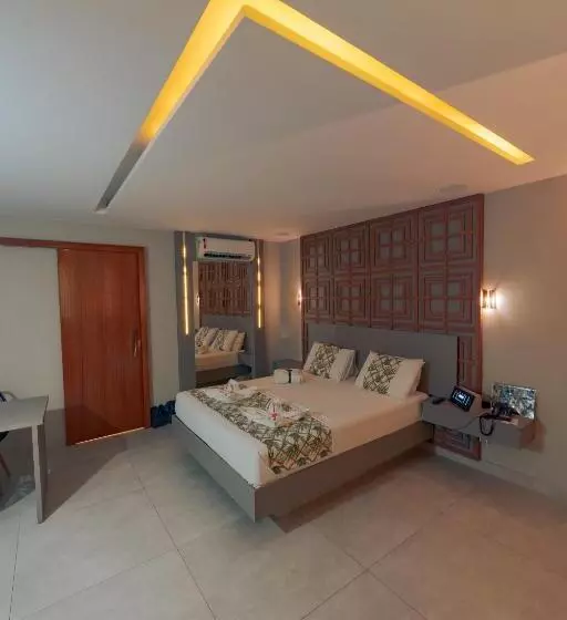 Status Motel   Check In Livre