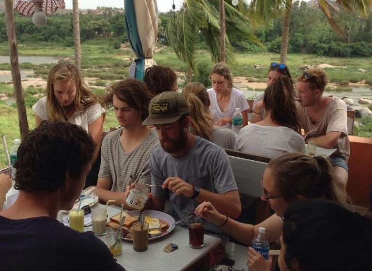 بنسيون Archana Guest House River View