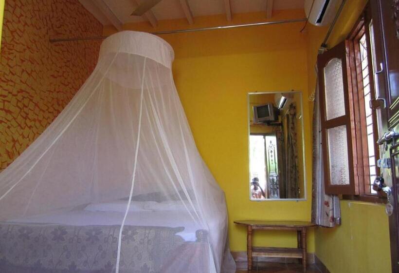 بنسيون Archana Guest House River View