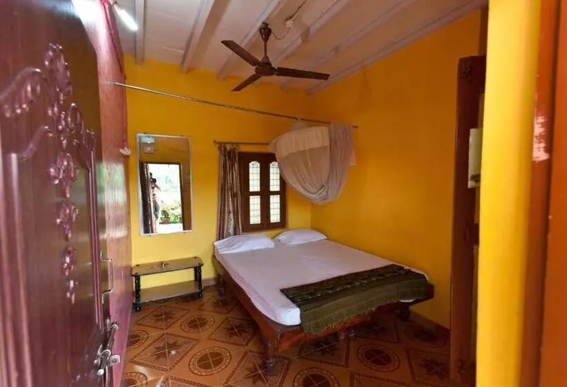 ペンション Archana Guest House River View