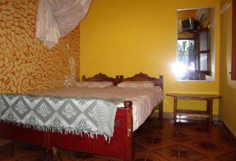 بنسيون Archana Guest House River View