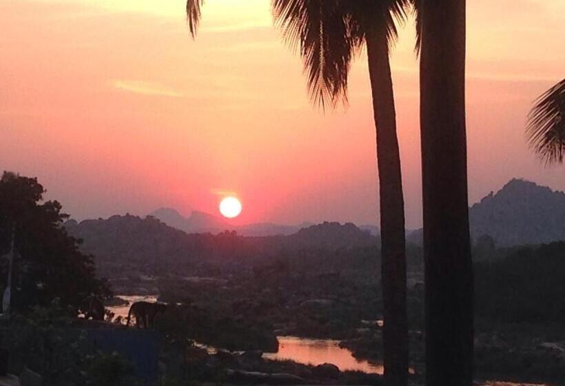 بنسيون Archana Guest House River View