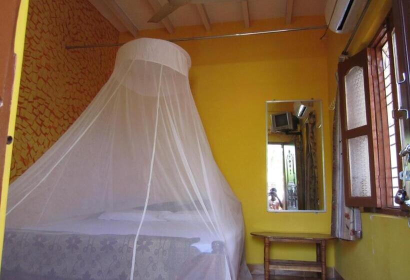 بنسيون Archana Guest House River View