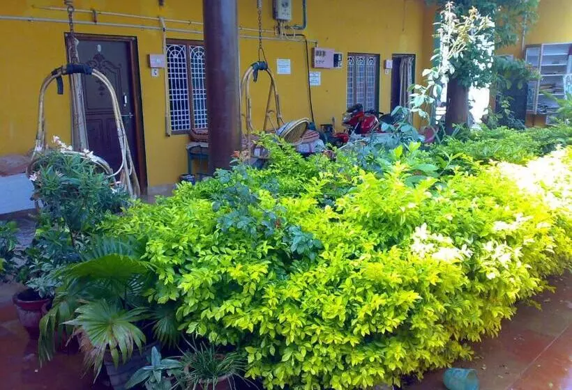 ペンション Archana Guest House River View