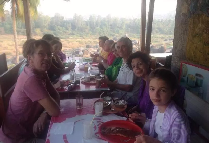 ペンション Archana Guest House River View