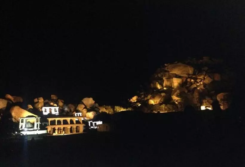 ペンション Archana Guest House River View