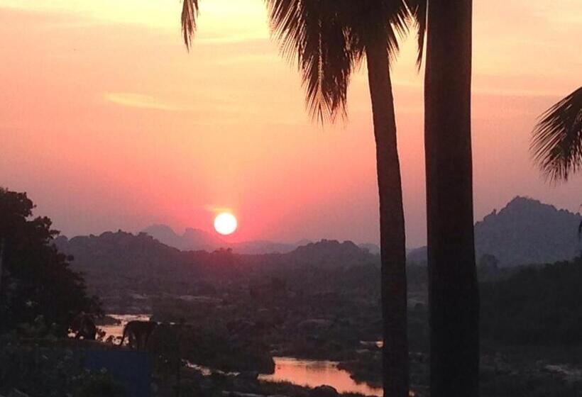 بنسيون Archana Guest House River View