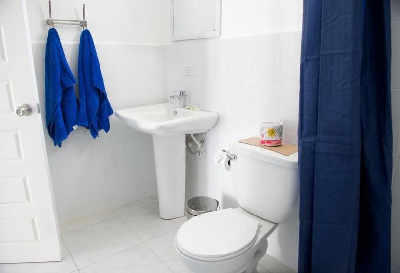 پانسیون Cosmopolitan Guesthouse