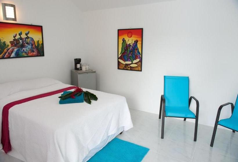 پانسیون Cosmopolitan Guesthouse