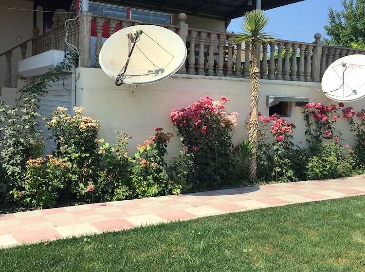 پانسیون Hasanovs Villa