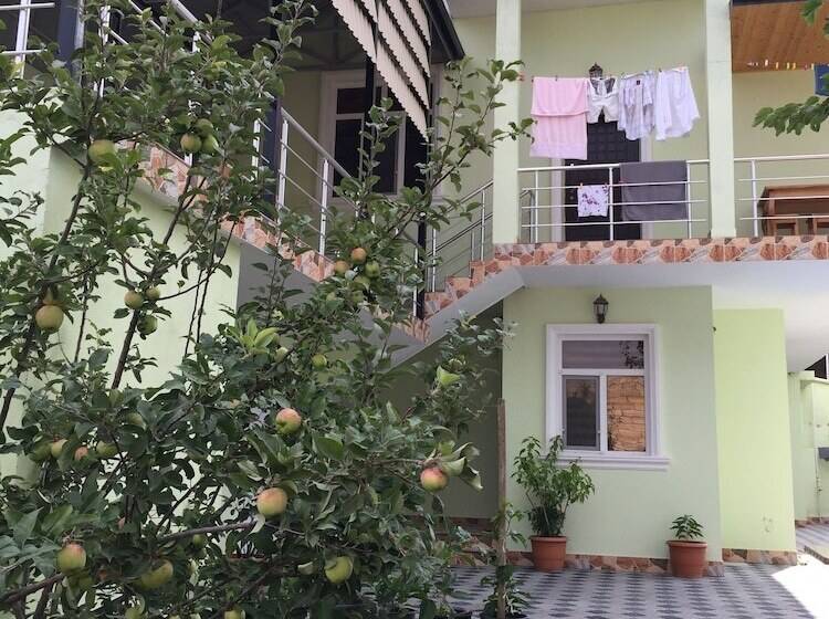 پانسیون Hasanovs Villa