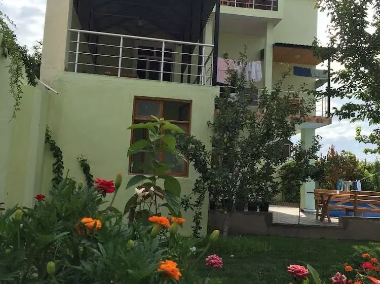 پانسیون Hasanovs Villa
